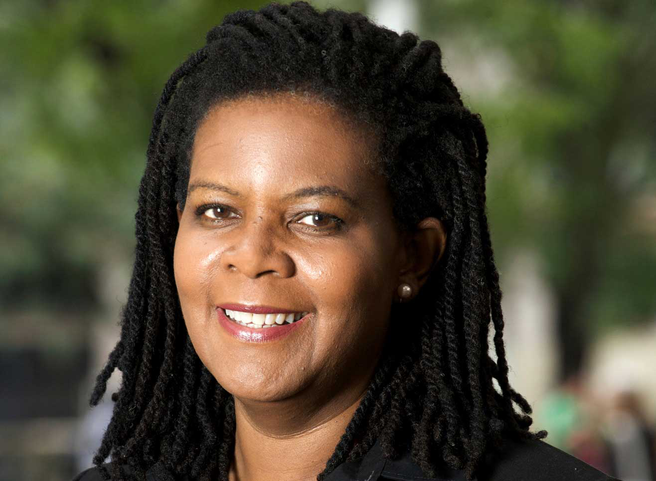 Acclaimed historian and law professor Annette Gordon-Reed is among 23 winners of 2010 MacArthur fellowships.