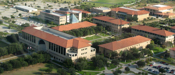 010312_TAMIU_campus
