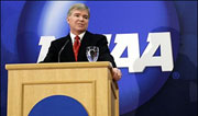 121010_Mark_Emmert-thumb