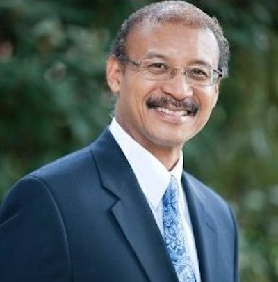 Warren Kelley