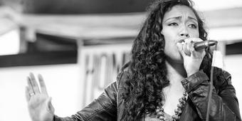 CQoV-UIVAAAXBR5.jpg small