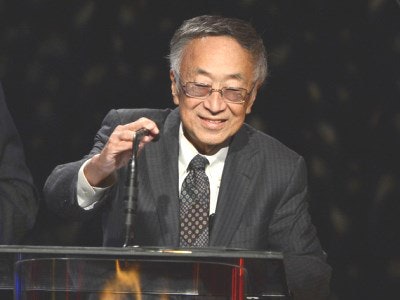 In the 1970s, Dr. Paul Terasaki created the UCLA Kidney Transplant Registry, the first and largest of its kind in the world until the establishment of federal registries.