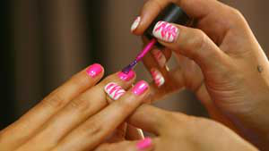 Nail_Salon_Allegedly_Charged_Overweight__0_7597673_ver1_0_640_360