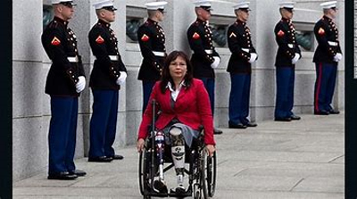 tammy-duckworth-with-diverse-military-1-31-18