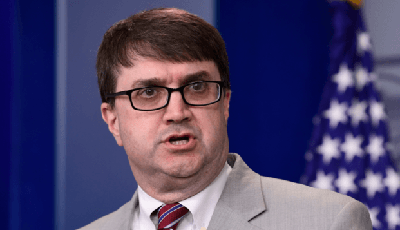 robert_wilkie_speaks_with 400