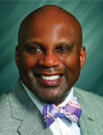 Alan Mills