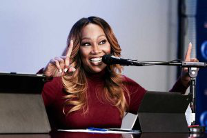YolandaAdams-3-of-3_800x533