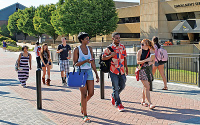 tu-glance-scenic-students-walking-m
