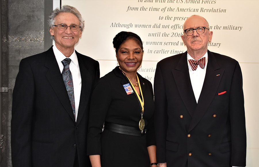 cummings-inducted-900