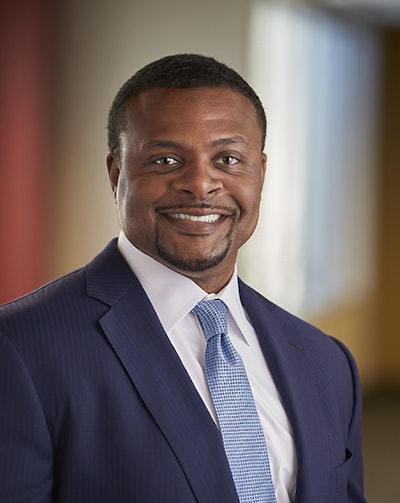 Dr. Lorenzo Esters
