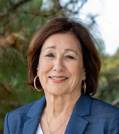 Dr. Patricia Gándara