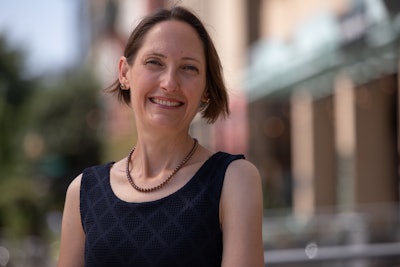 Dr. Robin Helms
