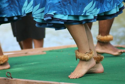 1024px Dancers' Feet