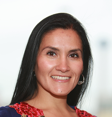 Dr. Claudia Garc&iacute;a-Louis