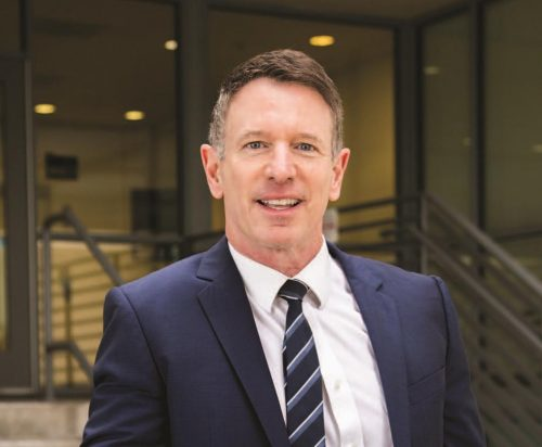 Dr. David Dor&eacute;