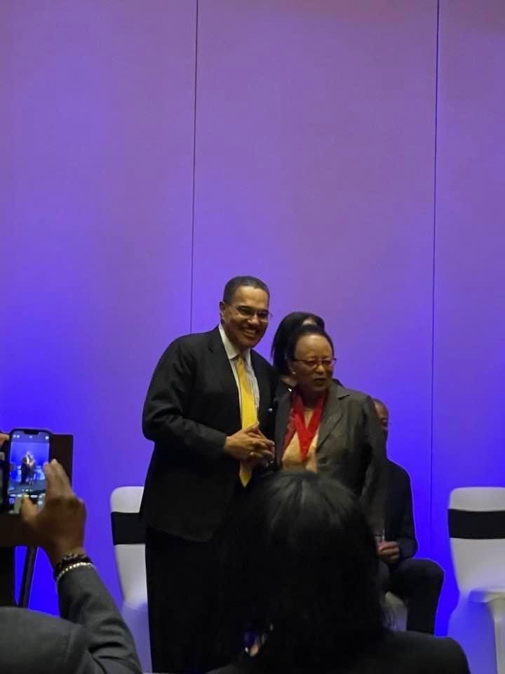 Dr. Freeman A. Hrabowski presents Dr. John Hope Franklin Award to Dr. Shirley Ann Jackson