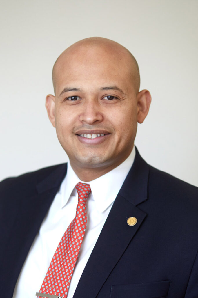 Dr. Lester Sandres R&aacute;palo