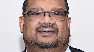 Leon Lewis Jr.