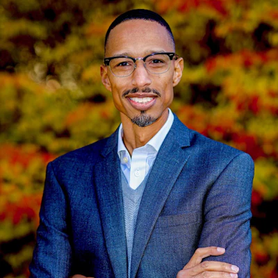 Dr. Stefan Bradley