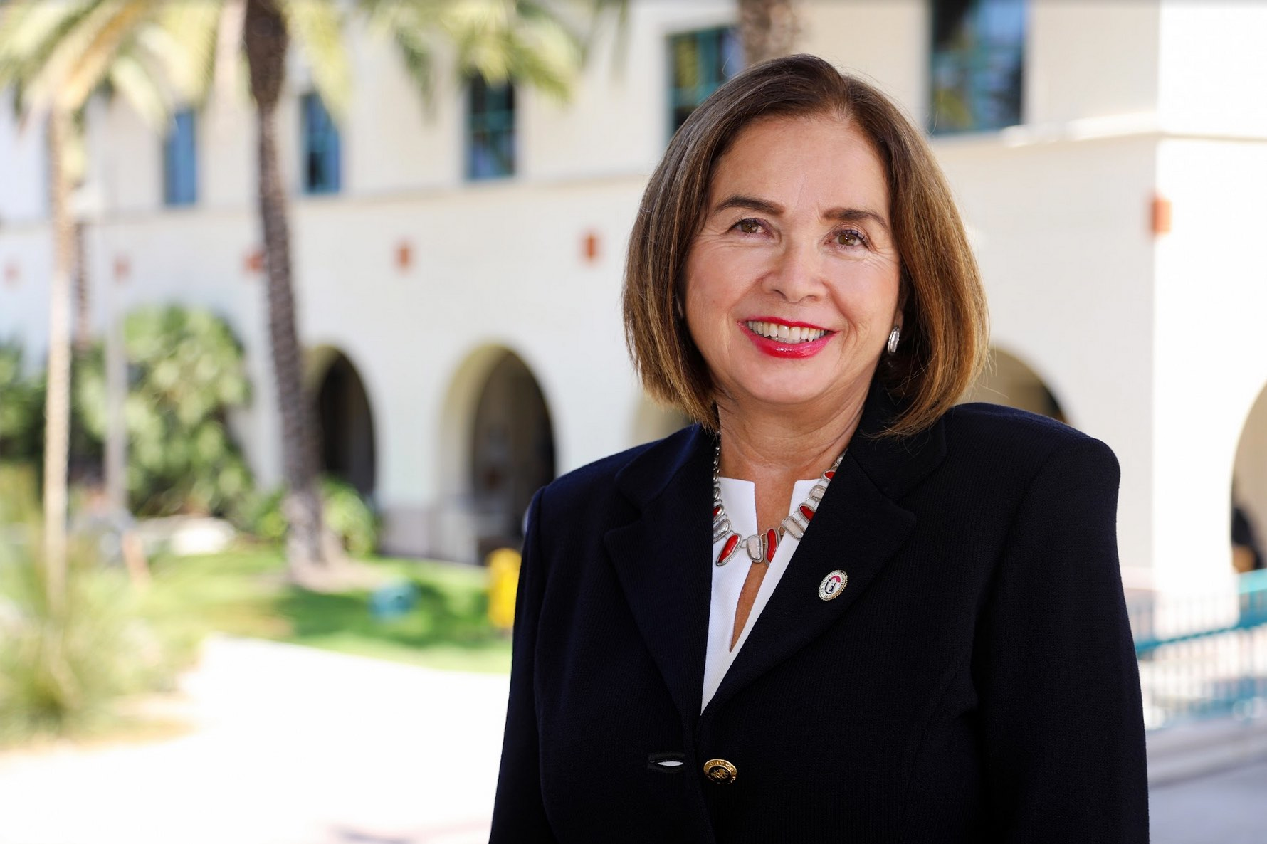 Dr. Adela de la Torre