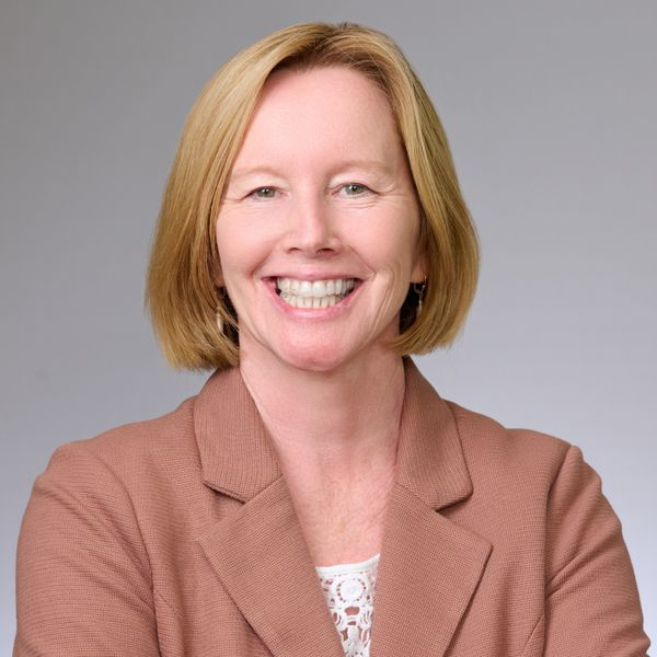 Linda Banks Santilli Head Shot