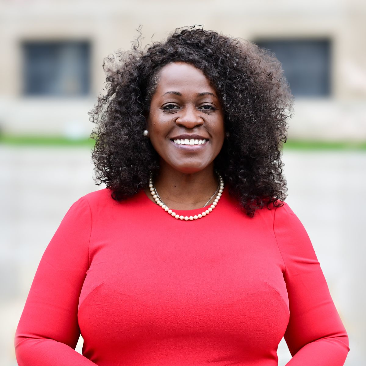 Dr. Claudia V. Schrader