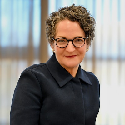 Dr. Suri Duitch