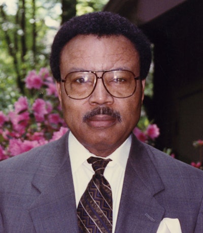 Brown Frank 2400x1428