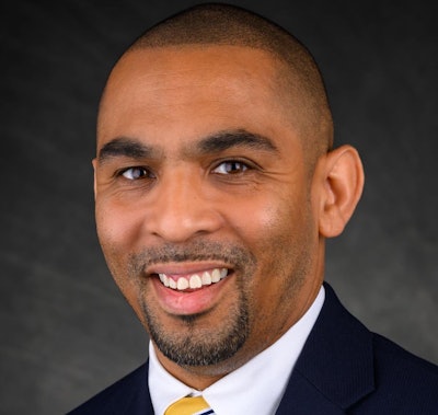 Jonelle Knox Professional Photo 3